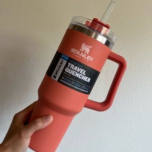 BNWT OG‎ Stanley grapefruit 40oz quencher